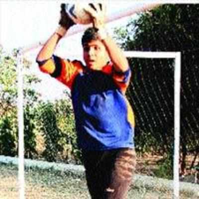 Lad from city school enters state football team in U-15 category