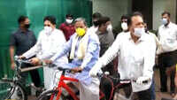 Fuel price hike: Former K’taka CM Siddaramaiah rides bicycle in Bengaluru to protest 
