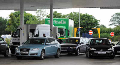 Fuel prices rise paused again, rate static on Monday