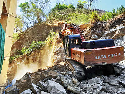 Collector’s office asks  private developer to stop digging up Gilbert Hill; BJP leader says charges must be filed for destroying protected heritage column