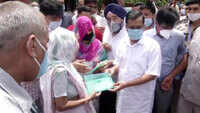 CM Kejriwal hands over cheque of Rs 1 crore to sanitation worker’s family 