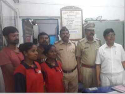 Woman delivers baby girl at Mulund station