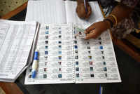 Over 8k BLAs needed for SIR in Pune dist but parties show little haste