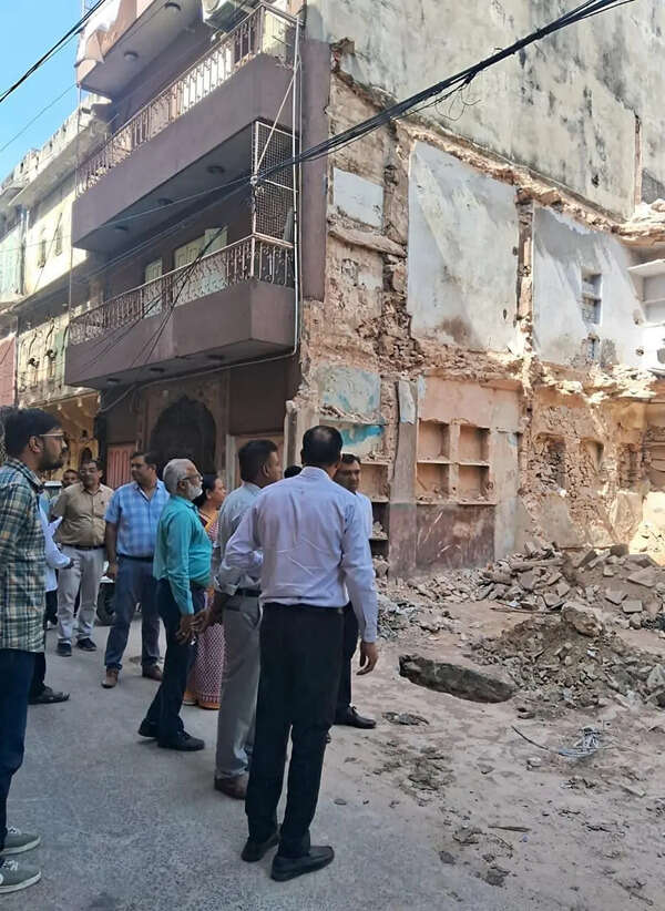 JMC inspection flags illegal demolition, orders action in walled city