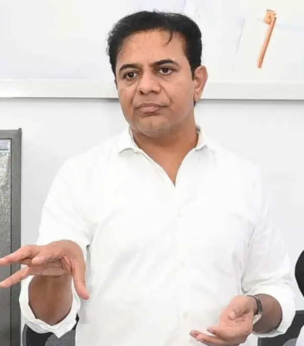 Be on your toes during SIR, KTR tells party leaders