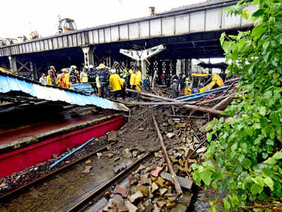 Andheri bridge collapse: After restoration, Western line trains run with 10-15 minutes delay