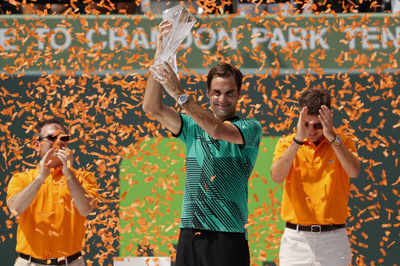Roger Federer downs Rafael Nadal to win Miami Open