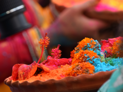 Au Naturel: Here’s how you can go colourfully chemical-free this Holi