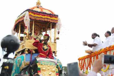 Mysuru Dasara 2018 highlights: Crowds gather to watch a 750 kg golden palanquin atop Elephant Arjuna, cultural performances, tableaux in Mysore