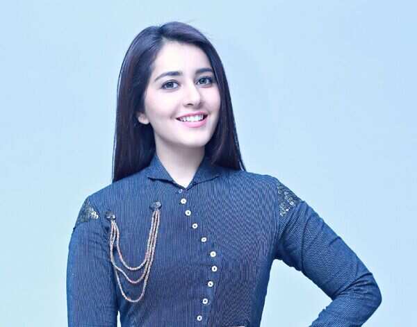 Raashi Khanna is getting diction classes from Siddharth