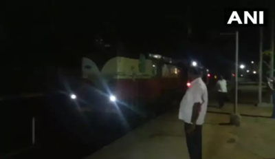 Ahmedabad-Puri Express without engine rolls 10 km backward in Odisha, narrow escape for passengers