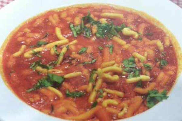 Recipe: Tamato sev sabzi