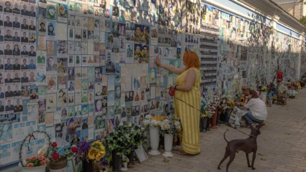 Ukraine commemorates 33rd Independence Day with tributes to fallen soldiers and civilians in ongoing war