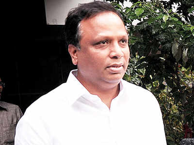 BJP sees Rs 299-cr scam in road contracts: Ashish Shelar claims BMC doling out contracts at costs above estimates