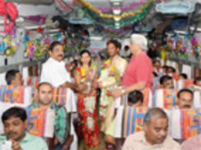 Nashik couple gets hitched in India’s first wedding on a train