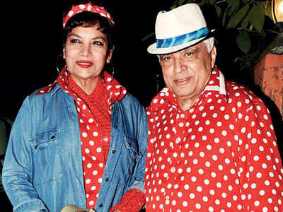 Javed Akhtar brings back the seventies  at his 75th birthday bash