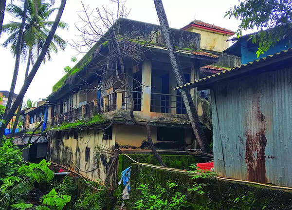 Ponda cloth sellers await allotment of new shops