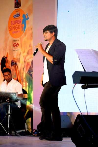 Bengaluru: Medico student turns Sandalwood singer