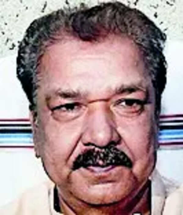 Clear pending mutation cases within 15 days, says minister
