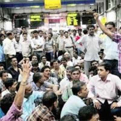 Motormen in SMS protest over move to check phones