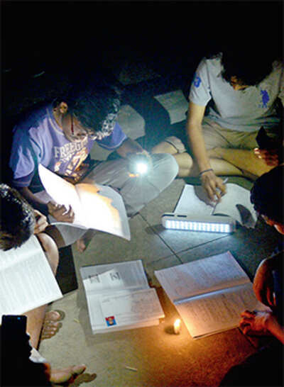 Bangalore University fails its students, but zeroes in on the scapegoat: Bescom