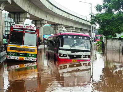 Potholes and floods: Mysore Road crumbles