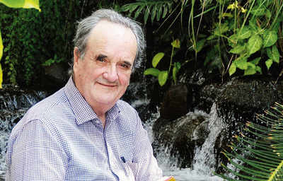Mark Tully pays tribute to city of his birth