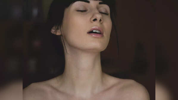 Best Sex Positions to Reduce Pregnancy Risk (With Important Facts) 8 Mutual masturbation
