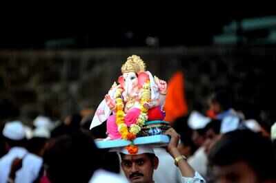 Ganesh Visarjan 2017 Live Updates: 15 dead during immersion, devotees bid farewell to Lalbaugcha Raja in Mumbai