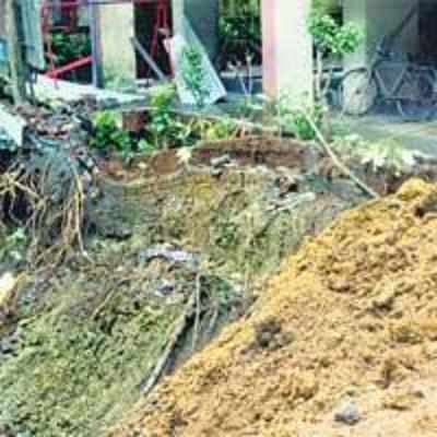 Kandivali school closed after compound wall collapses