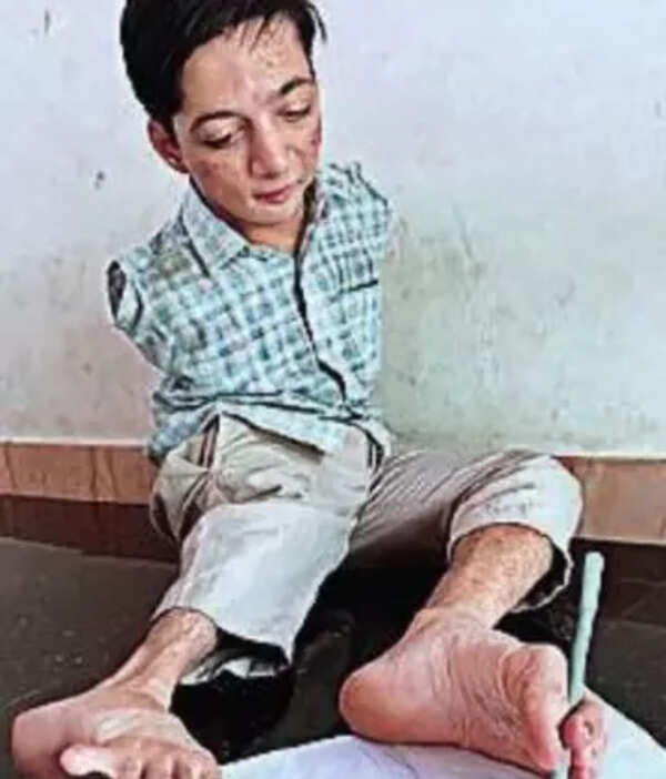 Aasim’s vote with nose or leg to be a message for all