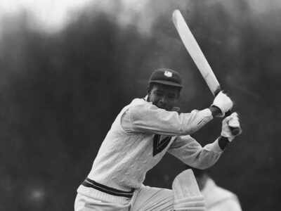 Batsmanship and grace: The life of Everton Weekes