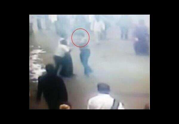 Ticket checker gets beaten by commuter after asking for fine
