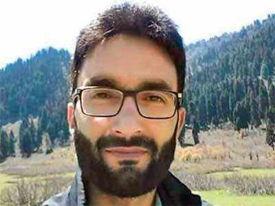 Jammu and Kashmir: 36 hours after he joined Hizbul Mujahideen, professor shot dead