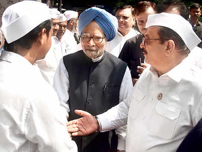 Manmohan Singh to NDA: Blaming UPA won’t solve crises