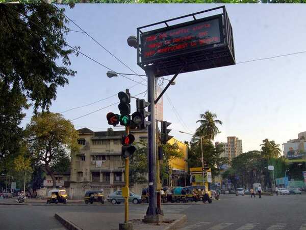 Maintenance drive for traffic lights initiated