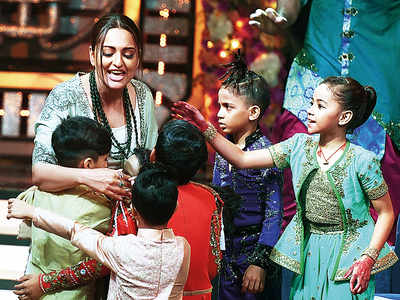 Spotted: Sonakshi Sinha spend time with kids