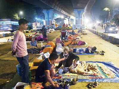 Cancer care ward under the flyover: Absence of affordable accommodation forces patients to stay under Hindmata bridge