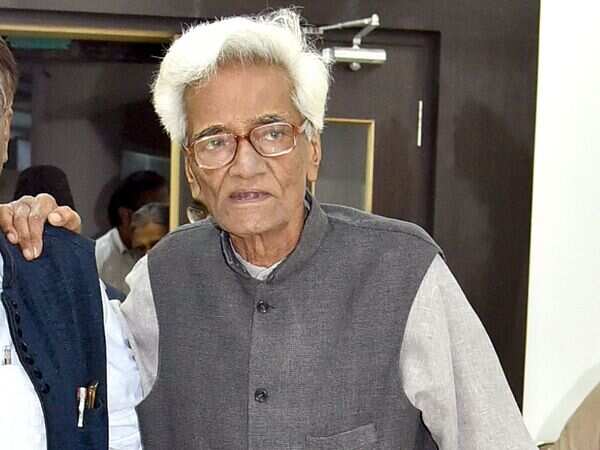 Writer Mujtaba Hussain to return Padma Shri award