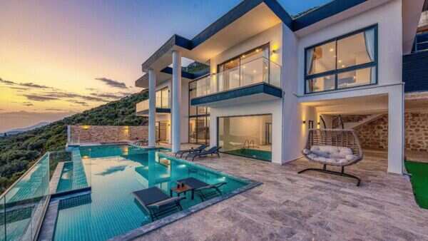6 celebrity homes that are among the most searched on the internet