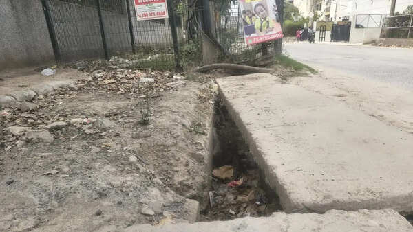 Gurgaon Sector 23A drain choked, residents brace for another flooded monsoon