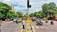 Pune: Traffic signals lying defunct at various places, chaos at major intersections 