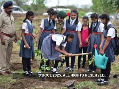 Students in Akola district plant 1,80,000 trees on August 9