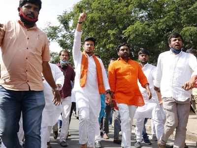 Hyderabad: Tejasvi Surya and supporters remove barricades, enter Osmania University