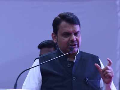 Amid stalemate over government formation, Shiv Sena ministers attend meet called by Devendra Fadnavis on farmers' woes