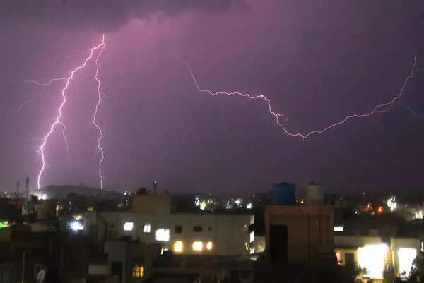 Unseasonal rainfall, hailstorm lash parts of Marathwada