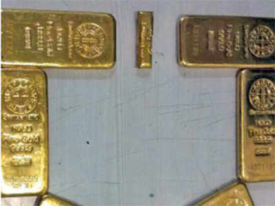 Mumbai: Gold bars worth Rs 1.67 crore seized from flyers’ sling bags