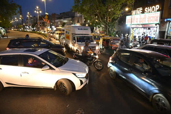 JDA proposes divider shift, U-turn bay on Sahakar Marg