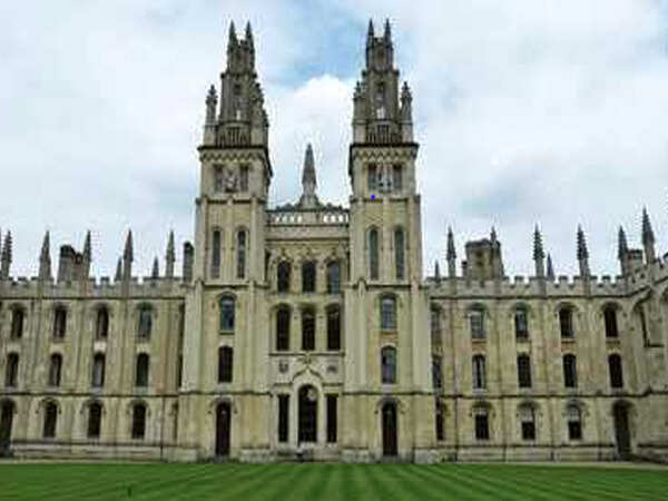 Hyderabad thespian first Indian to get Oxford University invite