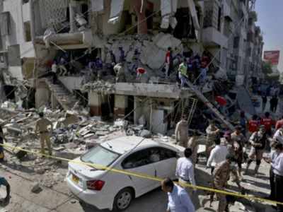 At least 3 killed, 15 injured in Karachi explosion